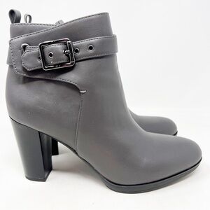 FRANCO SARTO GRAY FAUX LEATHER SIDE ZIP BOOTIES WITH BUCKLE IRISH WOMENS 8 NEW